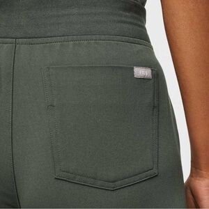 FIGS Zamora Jogger Scrub Pants in Moss XL